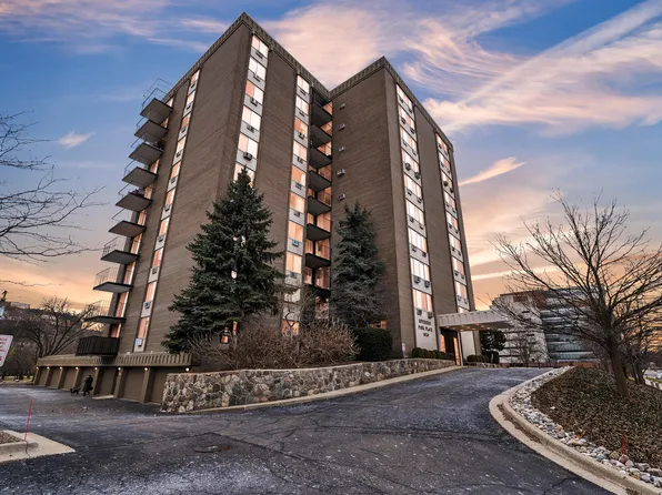 1050 Wall St APT 2C, Ann Arbor, MI 48105