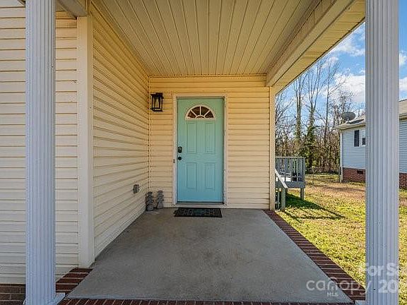 4th image of 222 E Alabama Ave