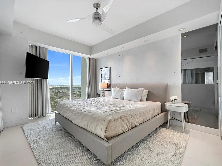 1040 Biscayne Blvd #Penthouse 4607 — Photo 20