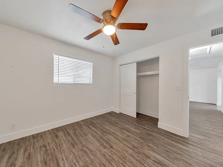 1001 W Flint St — Photo 14