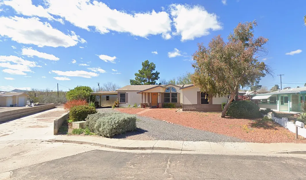 4 bed, 1650 sqft, $2,100 — Photo 1