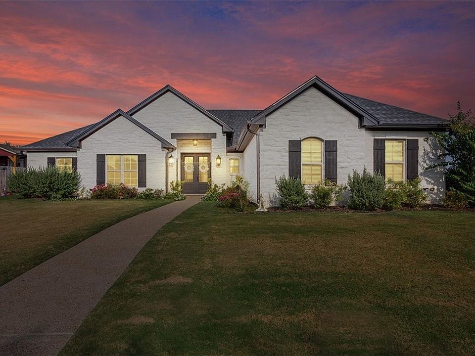 1st image of 620 Christina Dr