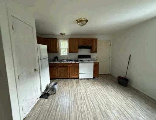 2 bed, 1620 sqft, $1,800 — Photo 2