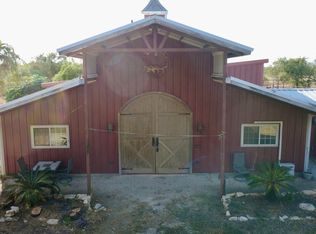 2710 N State Highway 80, Nixon, TX 78140