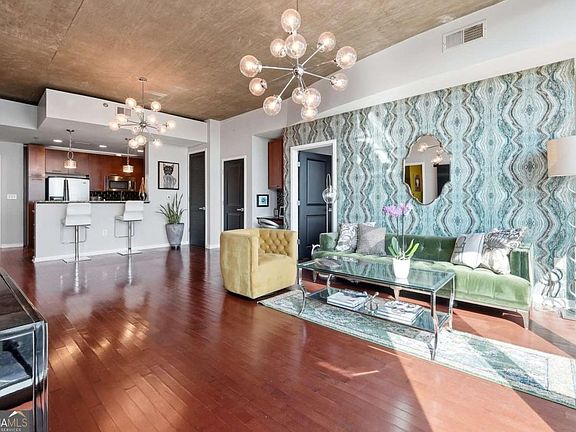 5th image of 3324 Peachtree Rd NE Unit 1605