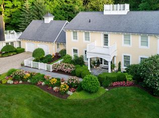 1380 S Shore Dr, Holland, MI 49423