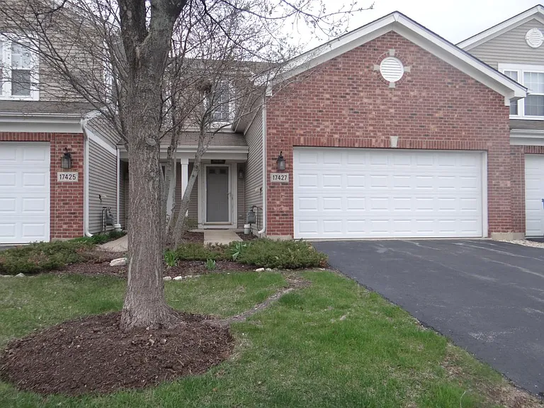 17427 Fox Bend Ln — Photo 1