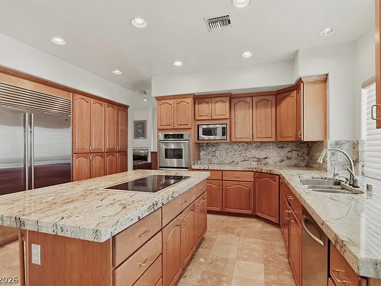 1888 Woodhaven Dr — Photo 16