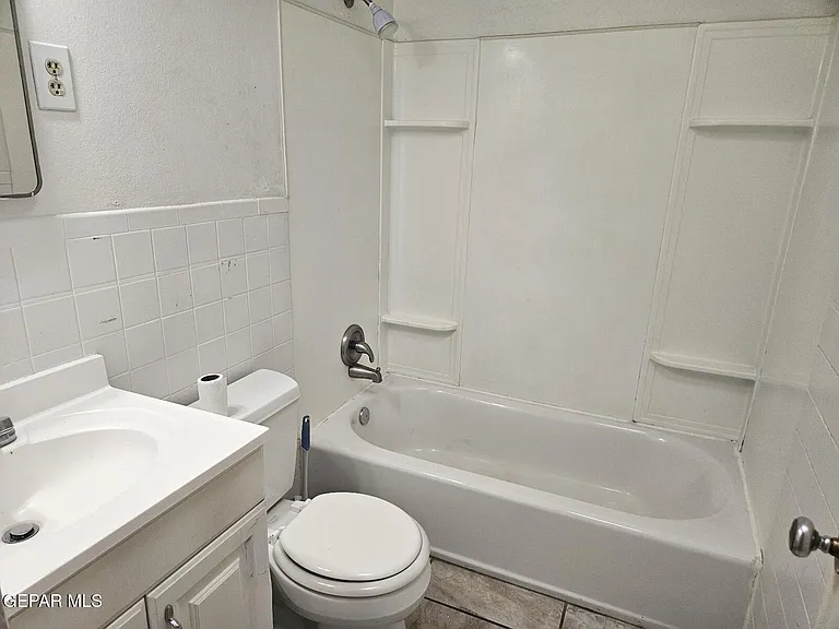 3411 Garnet Dr — Photo 9