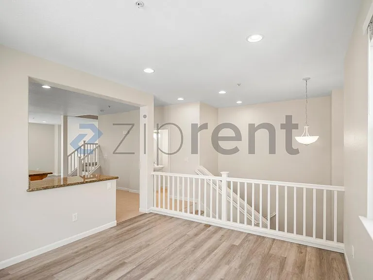 1611 Summer Ln — Photo 6