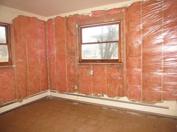 4th image of 312 E South St