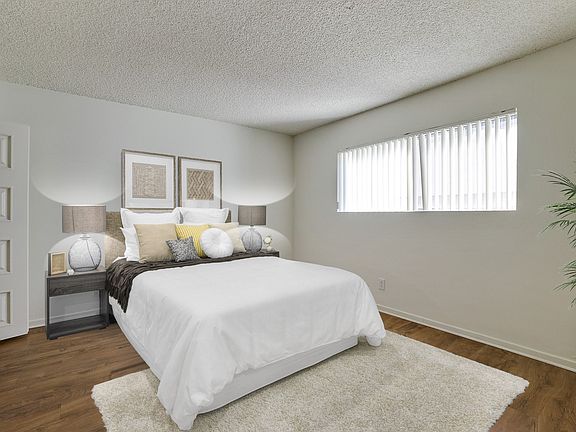 2nd image of 1015 S Barrington Ave #6431278