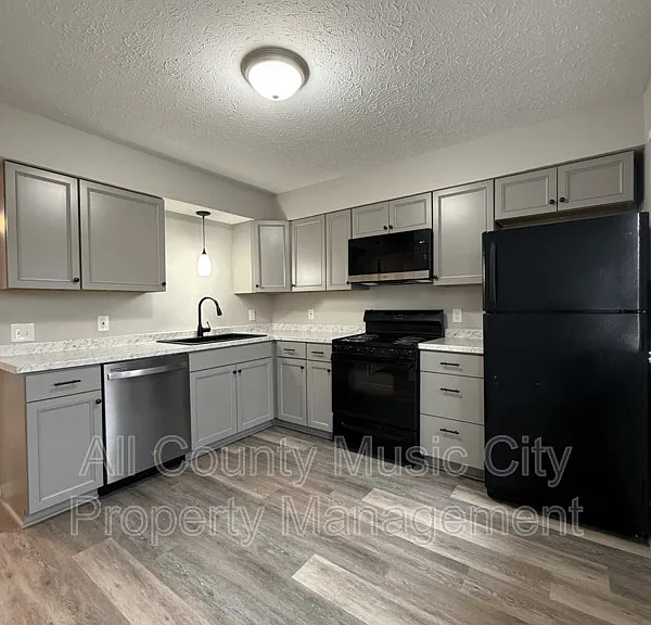 3104 Brickdale Ln #B — Photo 2