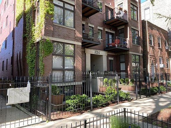2nd image of 324 W Evergreen Ave #4