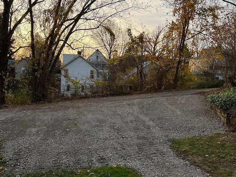 432 Lincoln Ave — Photo 3