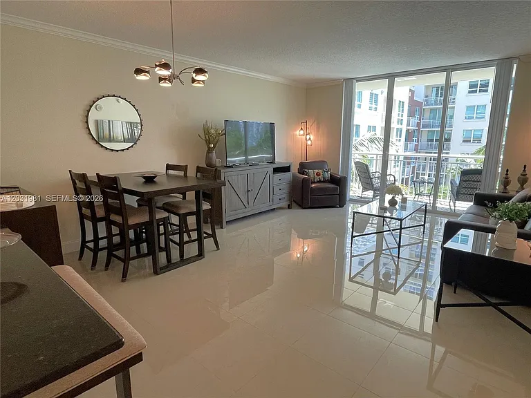 2000 N Bayshore Dr #525 — Photo 9