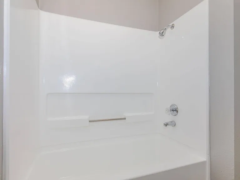 Club Pacifica Apartment Homes — Photo 55