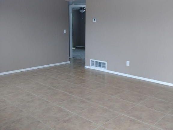 3rd image of 2221 W Calle Comodo