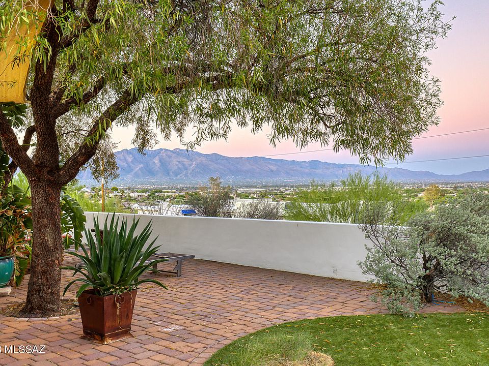 1st image of 3035 W Calle Gardenias