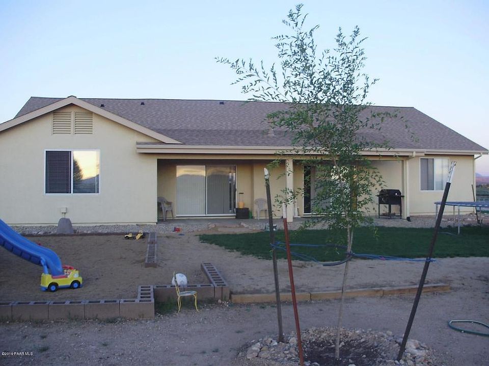 2nd image of 25770 N Vineyard Ln
