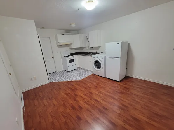 2788 William St, Vancouver, BC V5K 2Y8