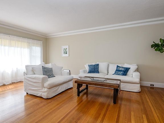 4th image of 20 W Bellevue Ave