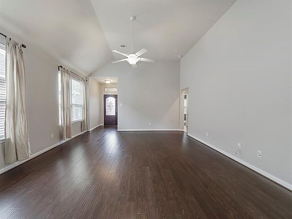 4th image of 17227 Marquette Point Ln