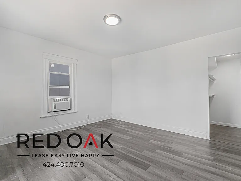 805 S Centre St #4 — Photo 4
