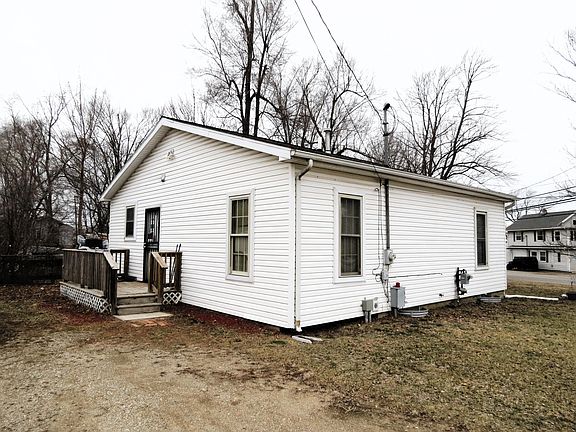 2nd image of 1113 E South St