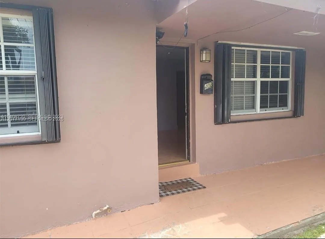 2 bed, 1.0 bath, $2,100 — Photo 4