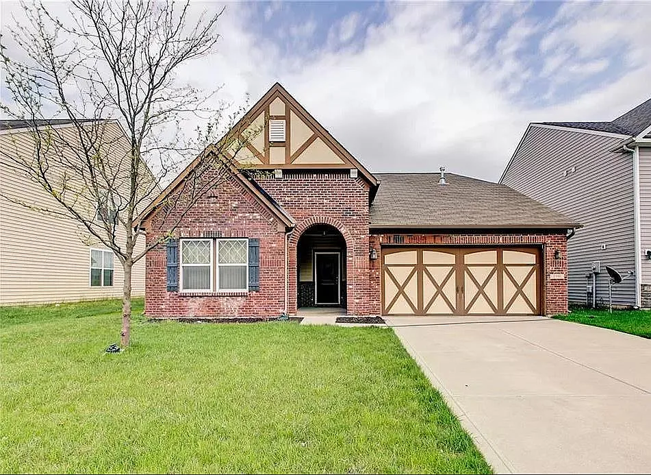 Lakecrest Dr, Columbus — Photo 1