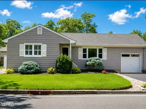 644 Berkeley Avenue, Beachwood, NJ 08722