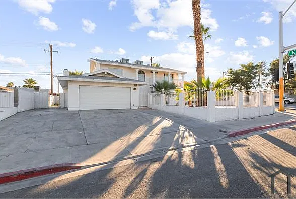2419 Vegas Valley Dr — Photo 2