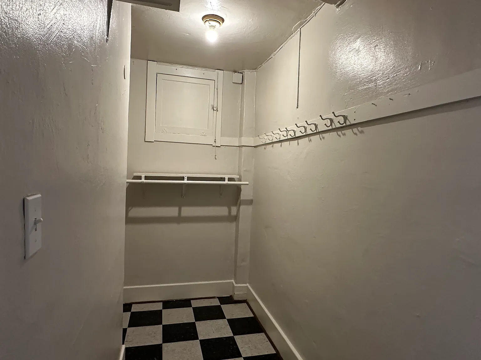 Wellesley Court Apartments — Photo 3