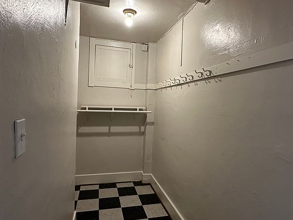 3rd image of 829 SE 15th Ave #3c4f07694