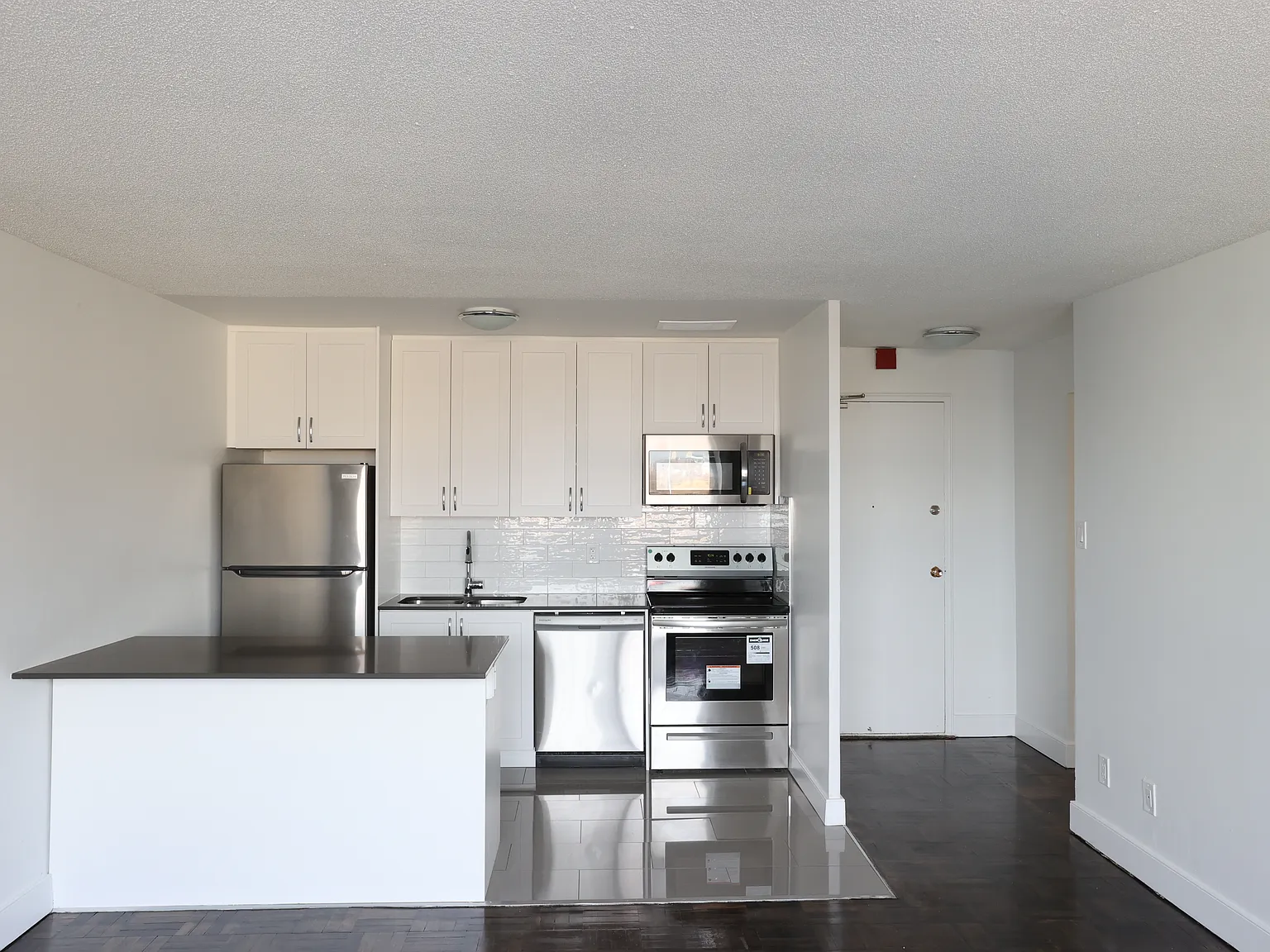3111 Eglinton Ave E — Photo 2
