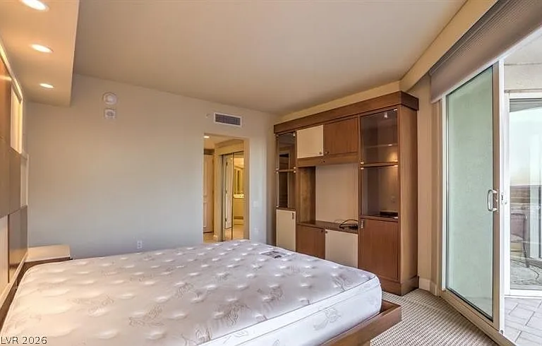 2747 Paradise Rd #1906 — Photo 18