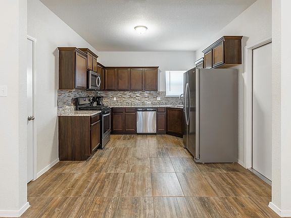 4th image of 122 Alamito Creek Ave