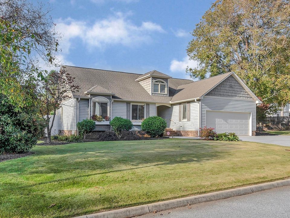 1st image of 211 Kincade Dr