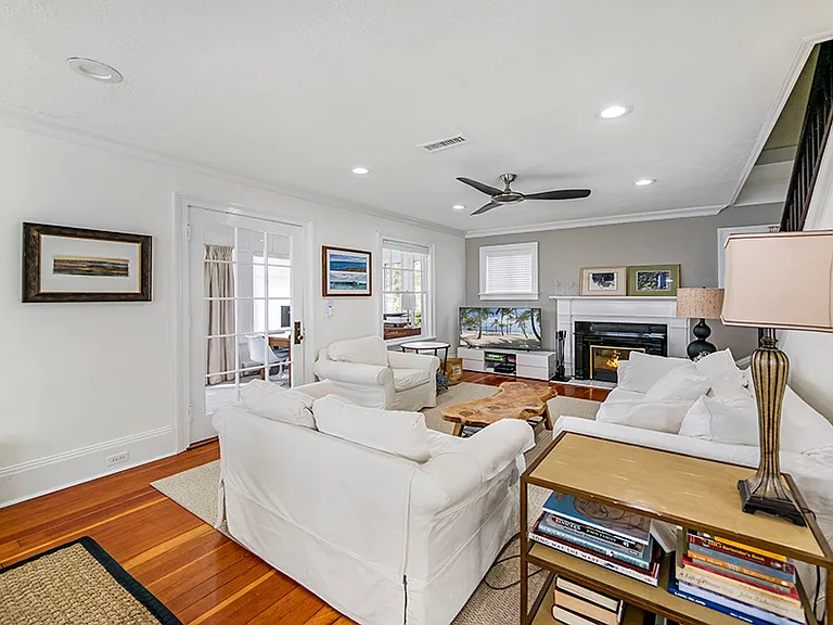 Ponquogue Ave — Photo 10