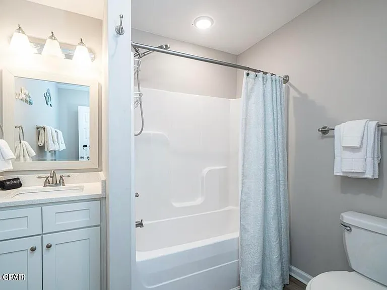 6320 Beach Dr — Photo 20