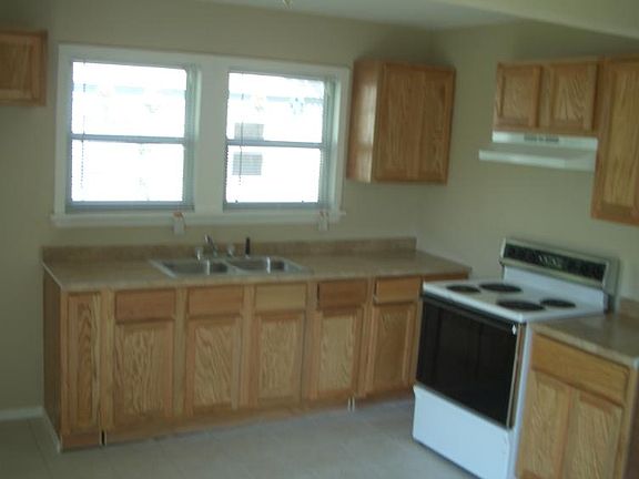 3rd image of 2101 Fort Worth St #A