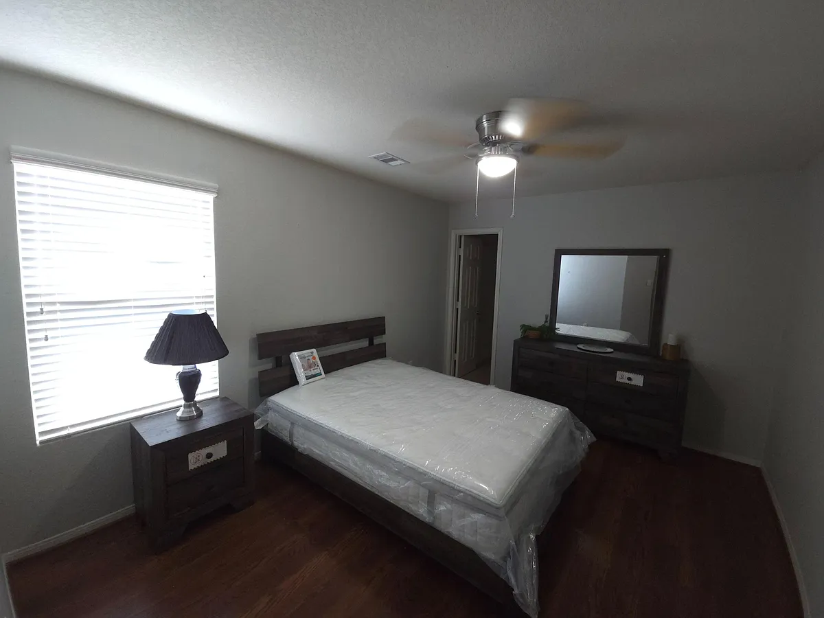 Brand new mattress and mattress protector - Fox Scene Dr