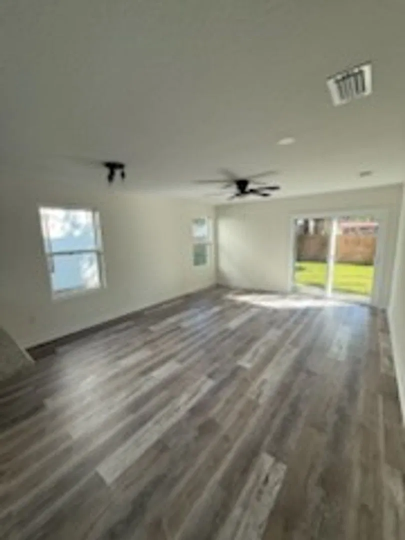 3-Bedroom, 2.5 Bath Single Family for Rent in Jacksonville, FL | Attached Garage & Modern Kitchen — Photo 3