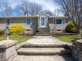 17 Dunbar Ave, North Providence, RI 02904