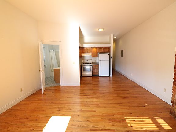3rd image of 2341 Wheeler St #1