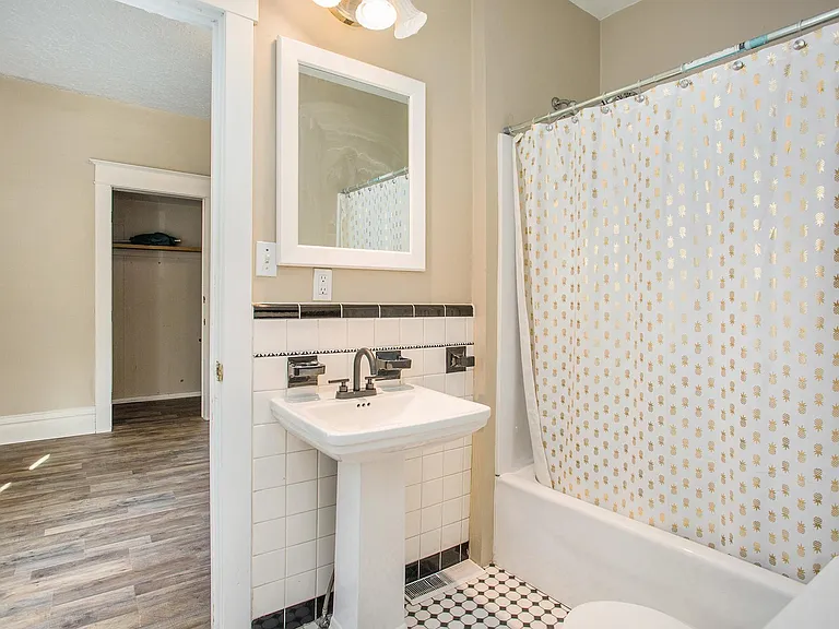 1115 Diamond Ave NE — Photo 12