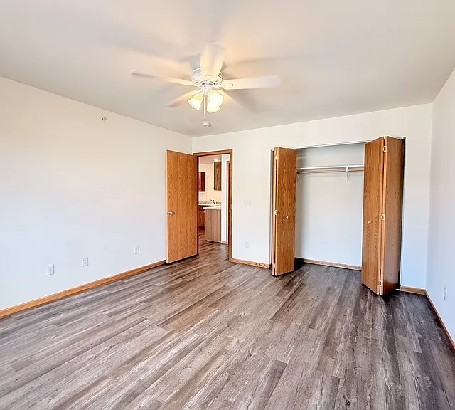1440-1450 Peterson Dr — Photo 11