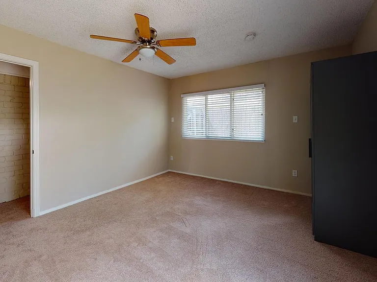 7209 Ellis Rd — Photo 15