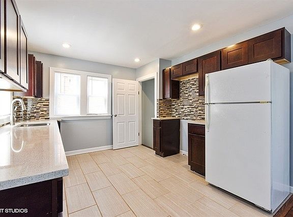 5th image of 9701 S Wentworth Ave